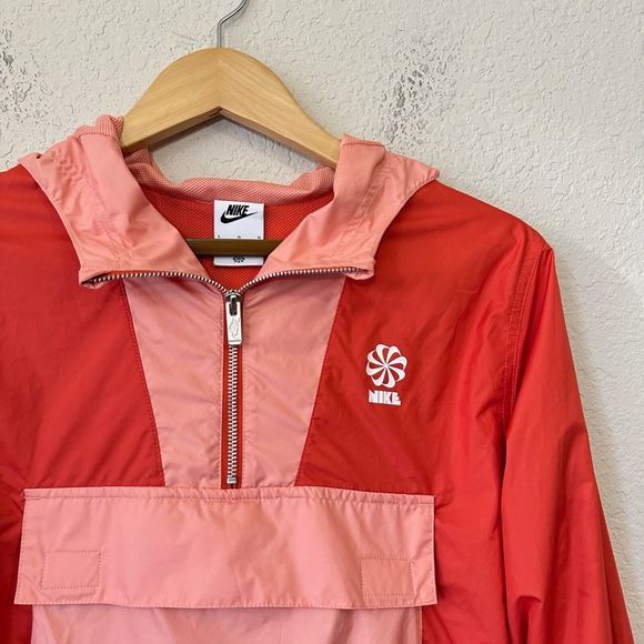 NIKE Girls Circa 72 Windrunner Windbreaker Jacket Orange/Coral DO6857-861 - Picture 2 of 11